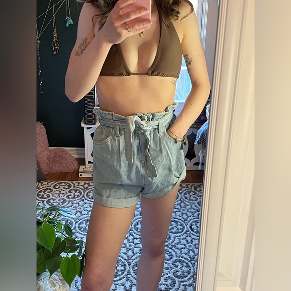 Belted mom jean short ✨ - Picture 3 of 3